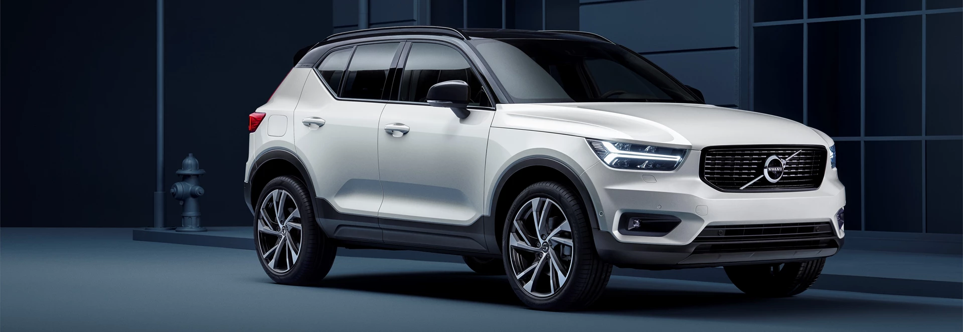 Volvo unveils XC40 compact SUV - pricing starts from £27,905 